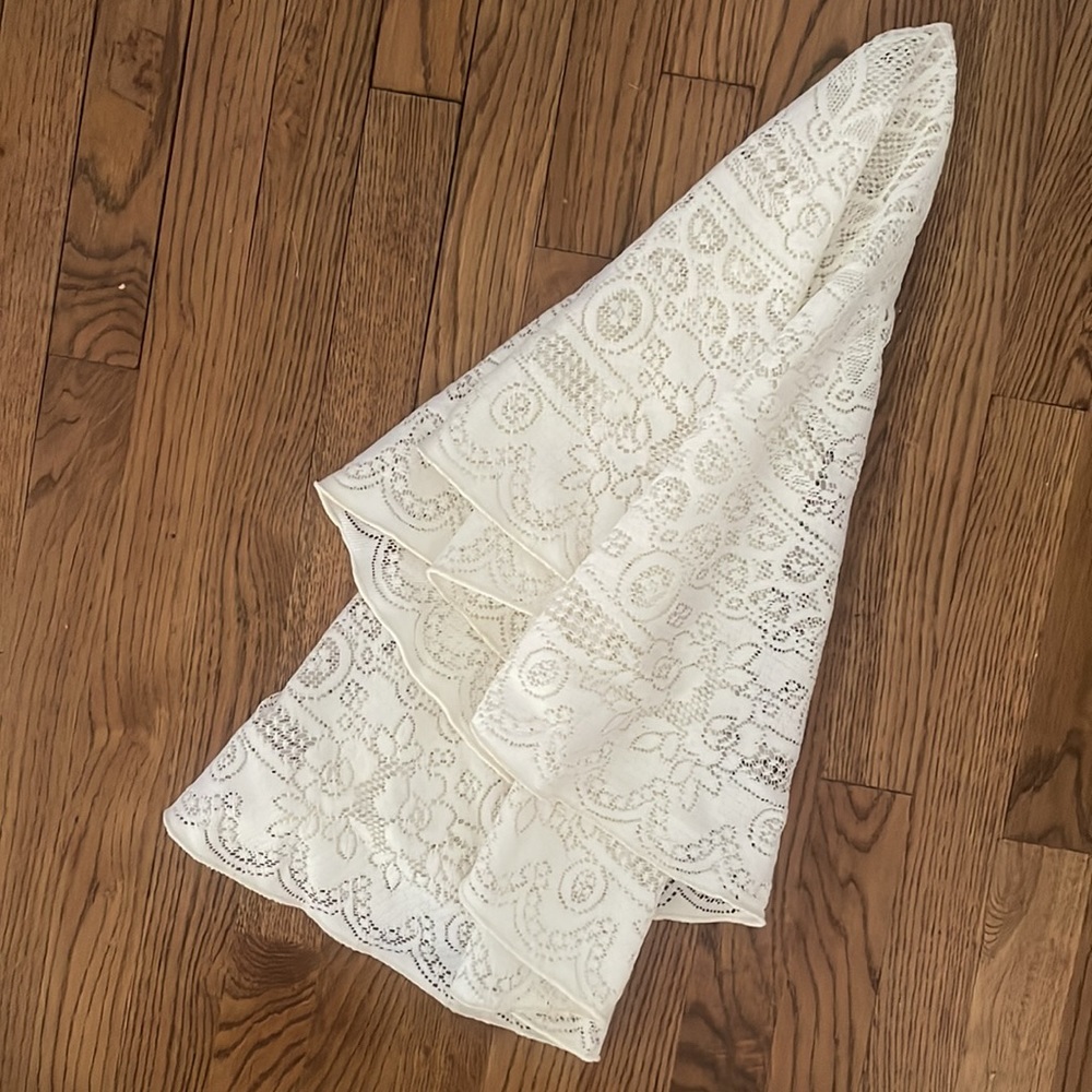 42” diameter lace tablecloth round creamy white - Picture 5 of 7
